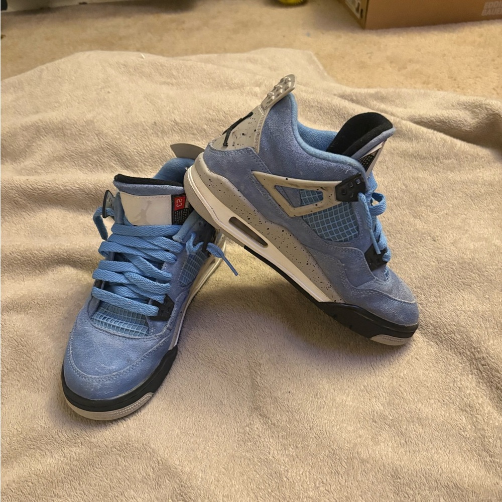 Jordan 4 Retro Mid University Blue - Youth Size 4.5